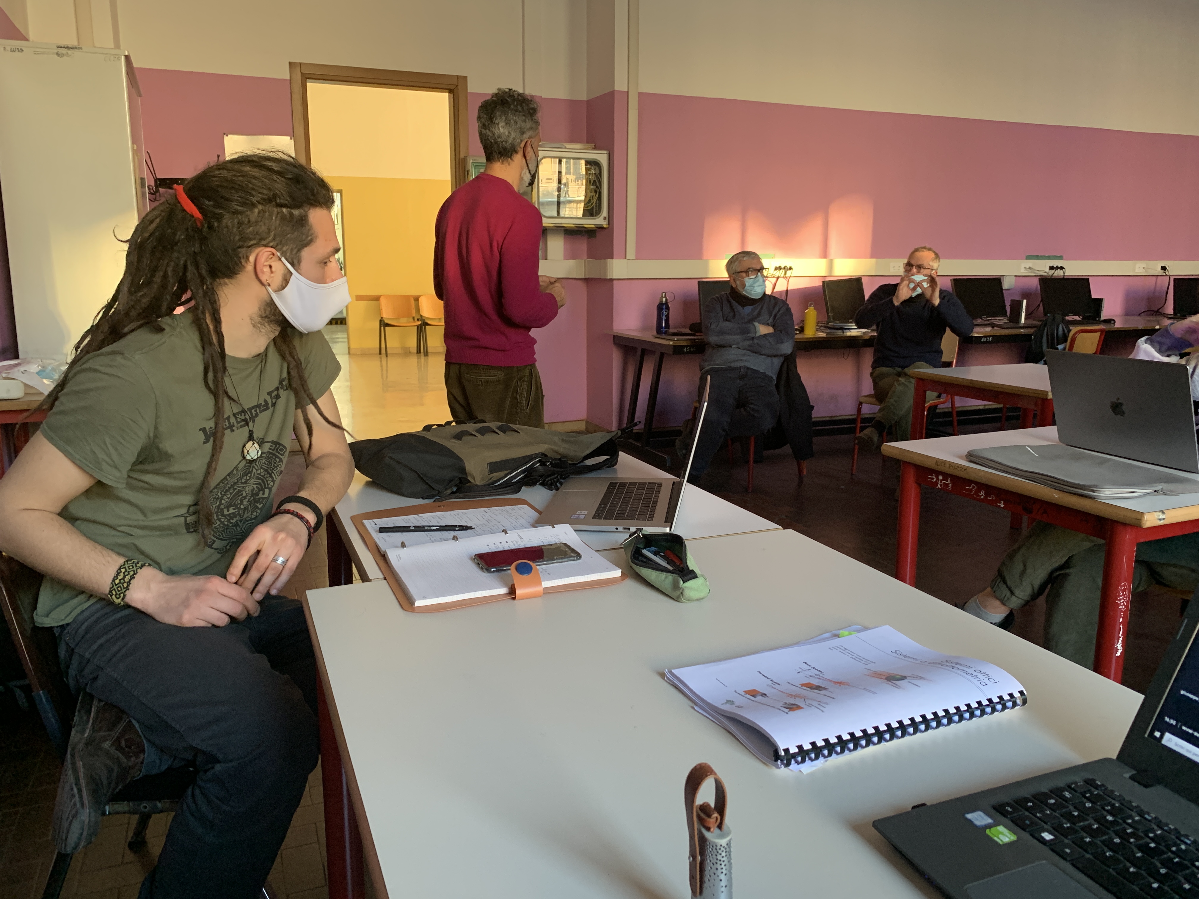 Beppe e Lorenzo che spiegano